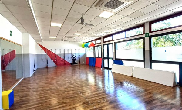 ufficio in vendita a Calderara di Reno in zona Longara