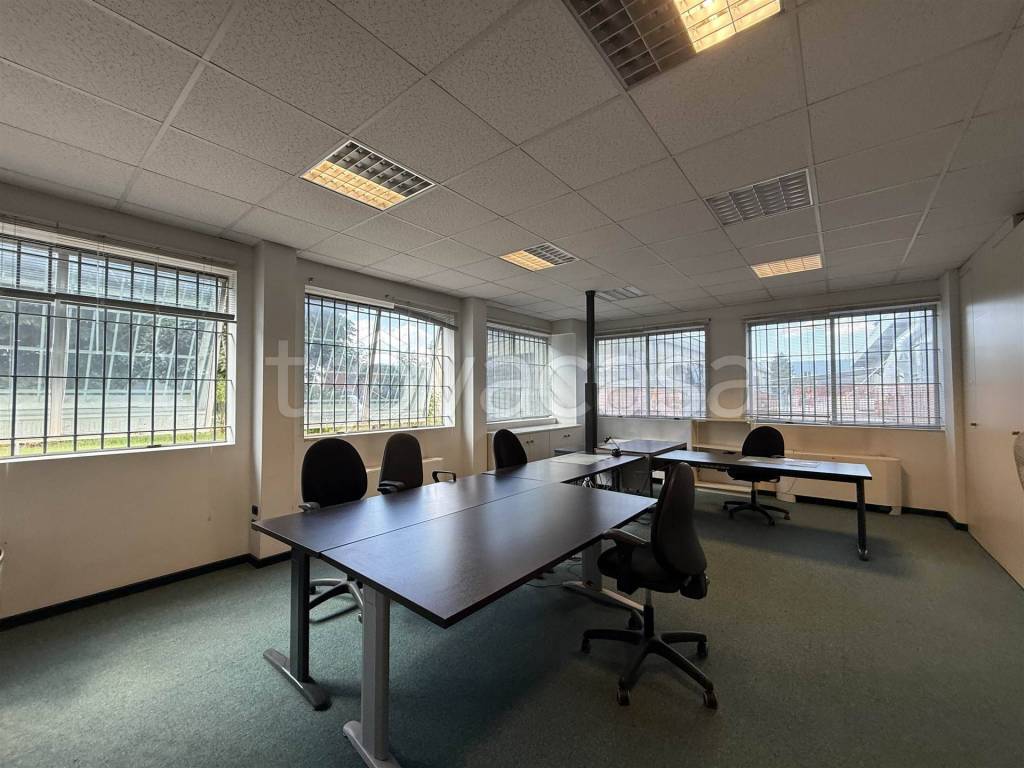 ufficio in vendita a Calderara di Reno in zona Lippo