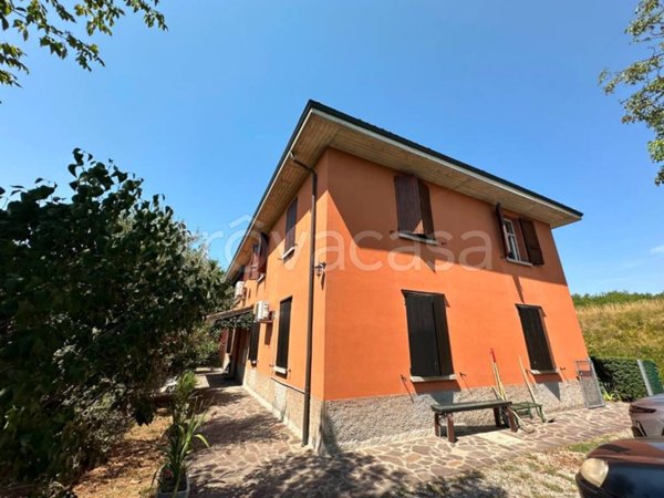 appartamento in vendita a Calderara di Reno in zona Sacerno