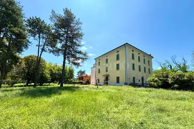 casa indipendente in vendita a Calderara di Reno