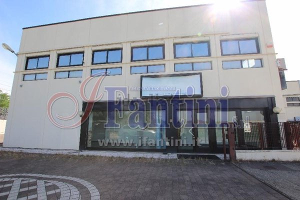 locale di sgombero in vendita a Calderara di Reno in zona Lippo