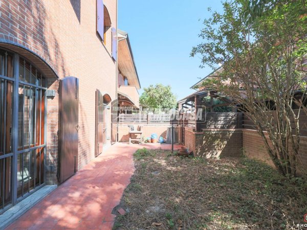 casa indipendente in vendita a Calderara di Reno in zona Longara