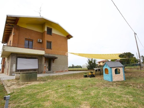 casa indipendente in vendita a Calderara di Reno in zona Longara