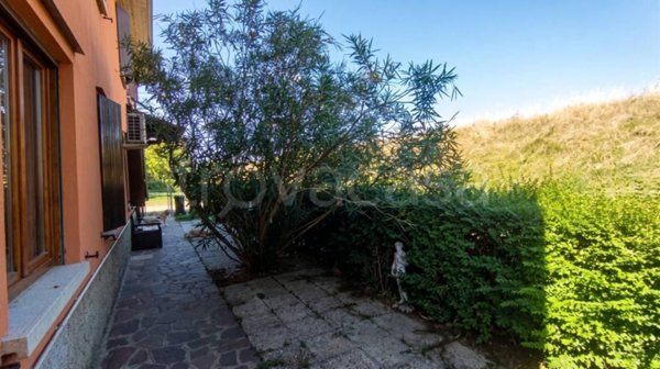 appartamento in vendita a Calderara di Reno in zona Sacerno