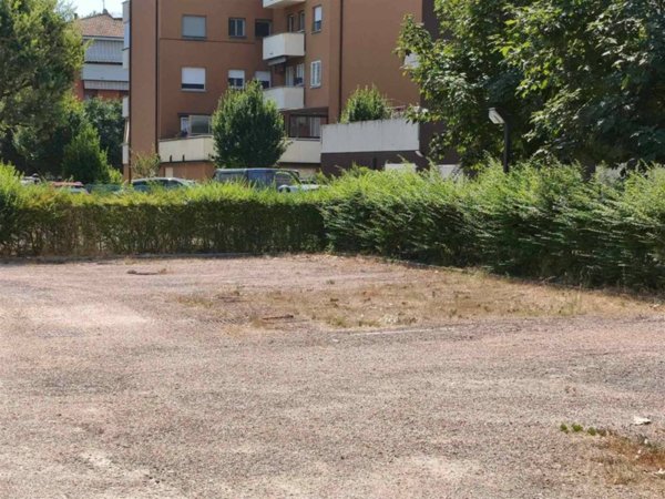 box auto in vendita a Calderara di Reno in zona Longara