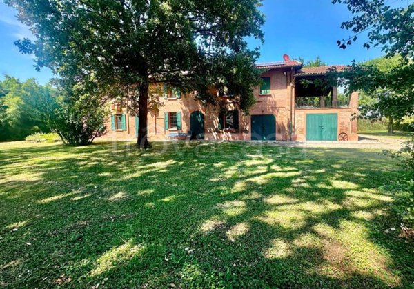 casa indipendente in vendita a Calderara di Reno in zona Lippo