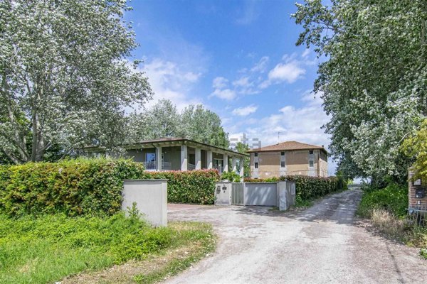 appartamento in vendita a Calderara di Reno in zona Longara