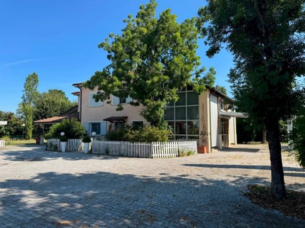 casale in vendita a Calderara di Reno