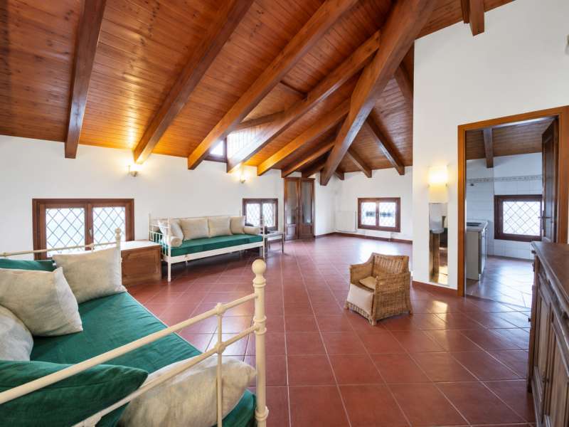casa indipendente in vendita a Calderara di Reno in zona Longara