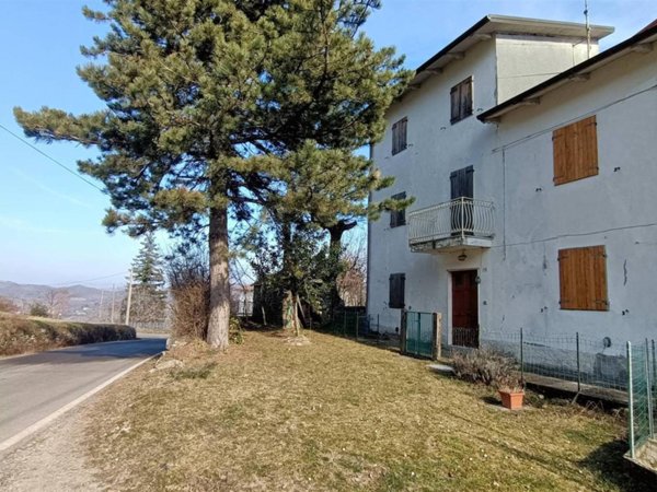casa indipendente in vendita a Camugnano in zona Trasserra