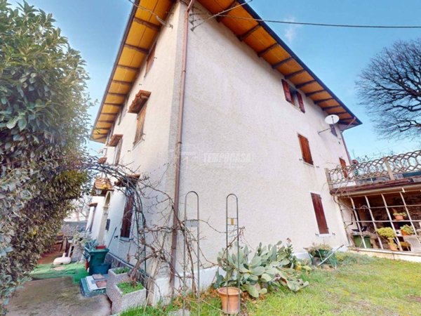 casa indipendente in vendita a Camugnano in zona Carpineta
