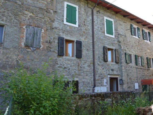 appartamento in vendita a Camugnano in zona Burzanella