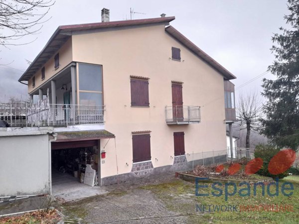 casa indipendente in vendita a Camugnano in zona Baigno