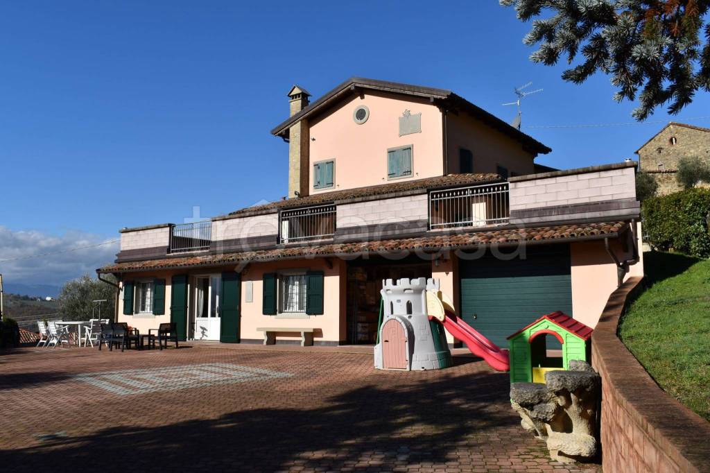 casa indipendente in vendita a Camugnano