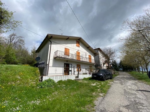 casa indipendente in vendita a Camugnano in zona Mogne