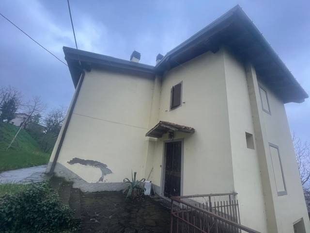 casa indipendente in vendita a Camugnano
