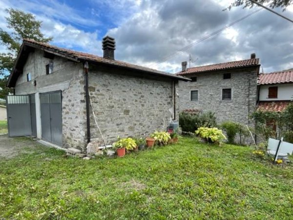 casa indipendente in vendita a Camugnano in zona Baigno