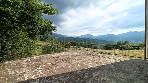 casa indipendente in vendita a Camugnano