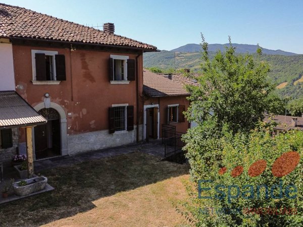 casa indipendente in vendita a Camugnano in zona Carpineta