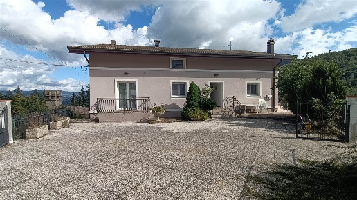 casa indipendente in vendita a Camugnano in zona Mogne