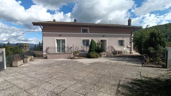 casa indipendente in vendita a Camugnano in zona Mogne