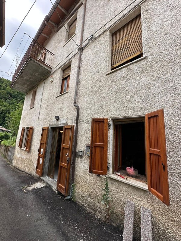 appartamento in vendita a Camugnano in zona Mogne