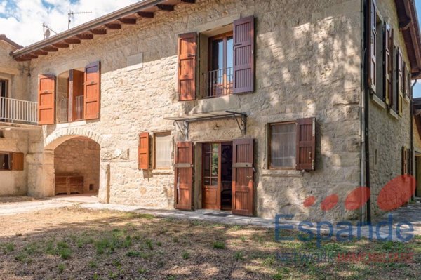 casa indipendente in vendita a Camugnano