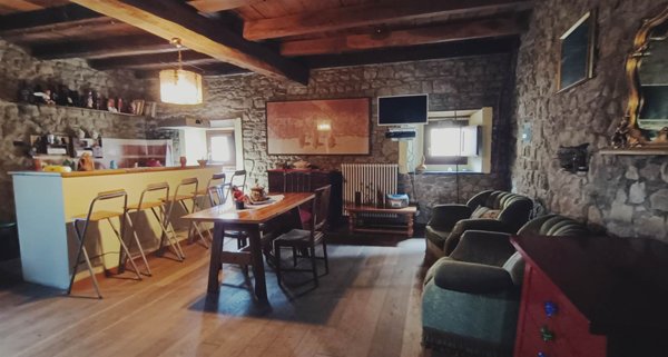 casa indipendente in vendita a Camugnano in zona Burzanella