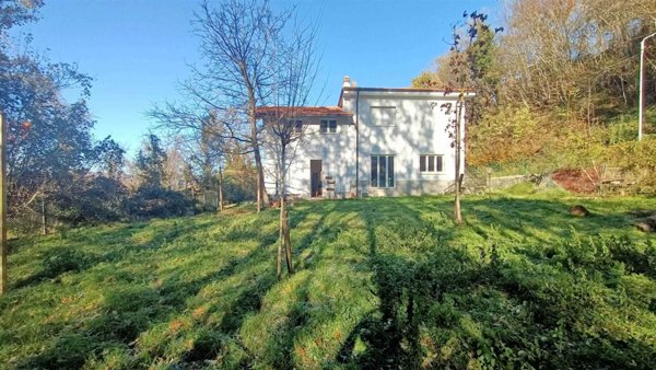 casa indipendente in vendita a Camugnano in zona Guzzano