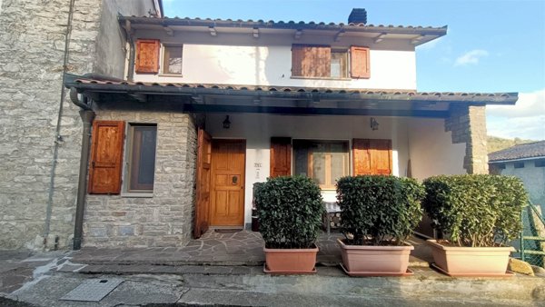 casa indipendente in vendita a Camugnano in zona Trasserra