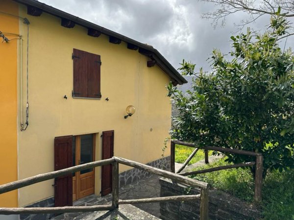 casa indipendente in vendita a Camugnano in zona Trasserra