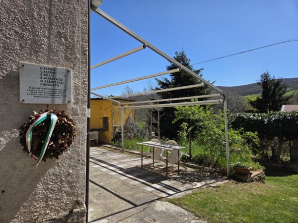appartamento in vendita a Camugnano in zona Burzanella
