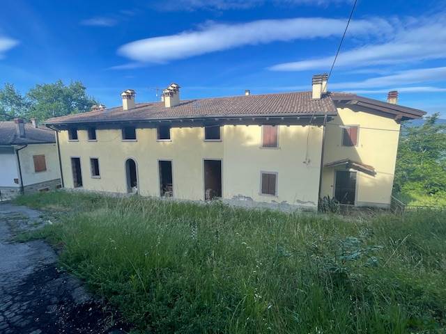 appartamento in vendita a Camugnano in zona Verzuno
