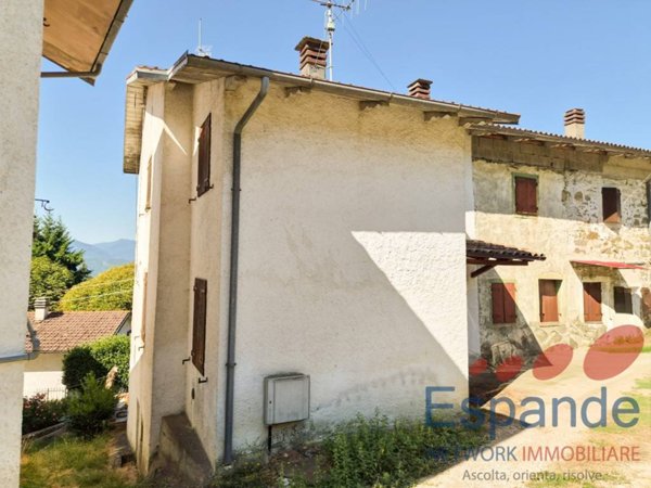 casa indipendente in vendita a Camugnano in zona Verzuno
