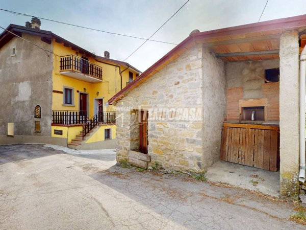 appartamento in vendita a Camugnano in zona Guzzano