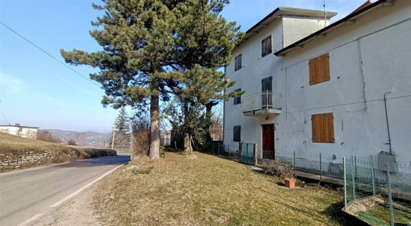 casa indipendente in vendita a Camugnano in zona Verzuno