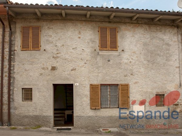 casa indipendente in vendita a Camugnano