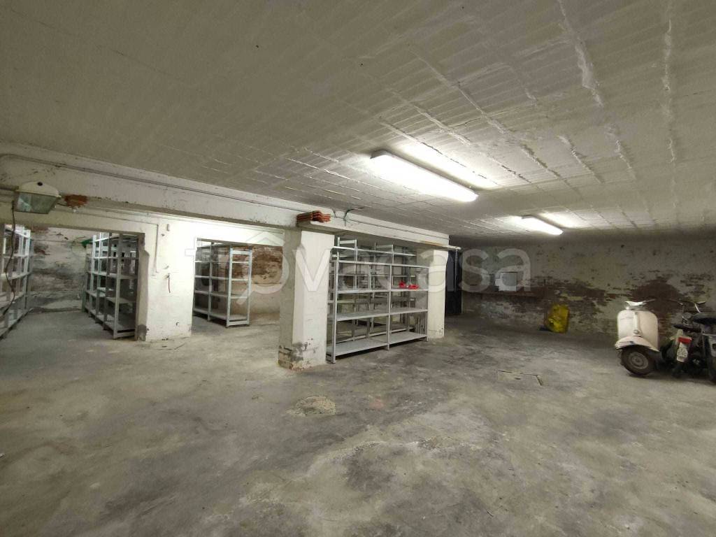 locale commerciale in vendita a Casalecchio di Reno