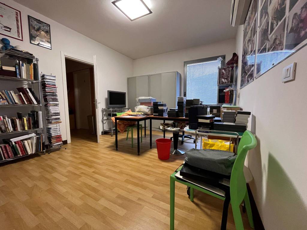 ufficio in vendita a Casalecchio di Reno in zona Garibaldi/La Mutua