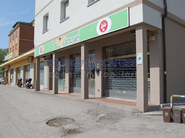 negozio in vendita a Casalecchio di Reno in zona San Biagio