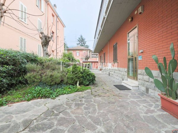 appartamento in vendita a Casalecchio di Reno in zona Garibaldi/La Mutua