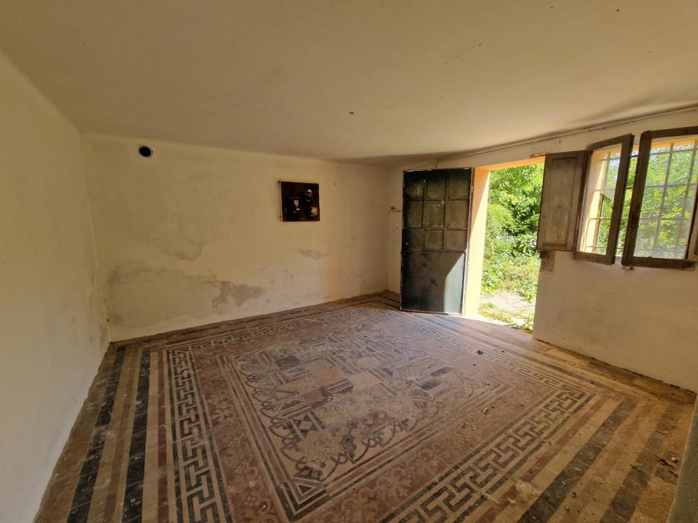 locale di sgombero in vendita a Casalecchio di Reno in zona Garibaldi/La Mutua