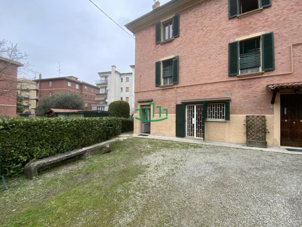 appartamento in vendita a Casalecchio di Reno in zona Garibaldi/La Mutua