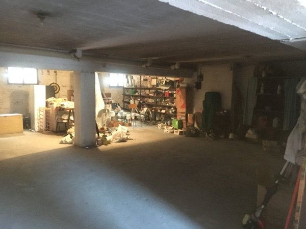 locale di sgombero in vendita a Casalecchio di Reno