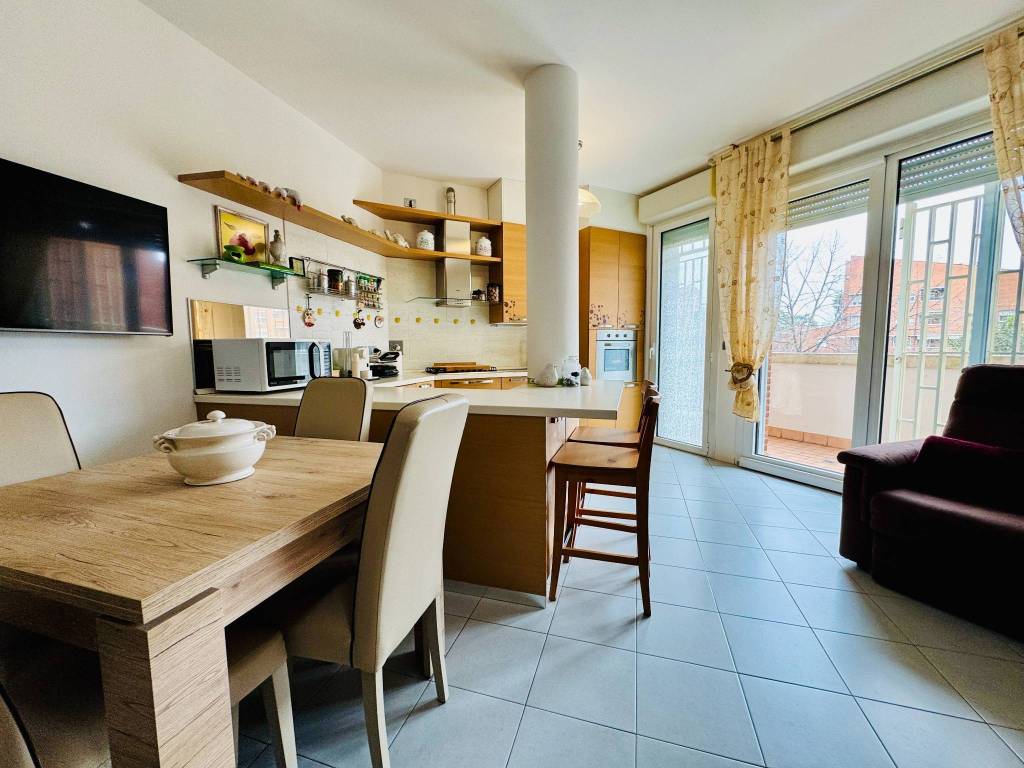 appartamento in vendita a Casalecchio di Reno in zona Garibaldi/La Mutua