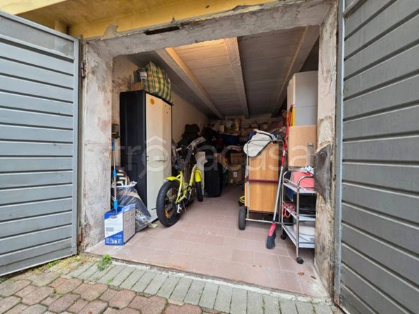 locale di sgombero in vendita a Casalecchio di Reno in zona Ceretolo