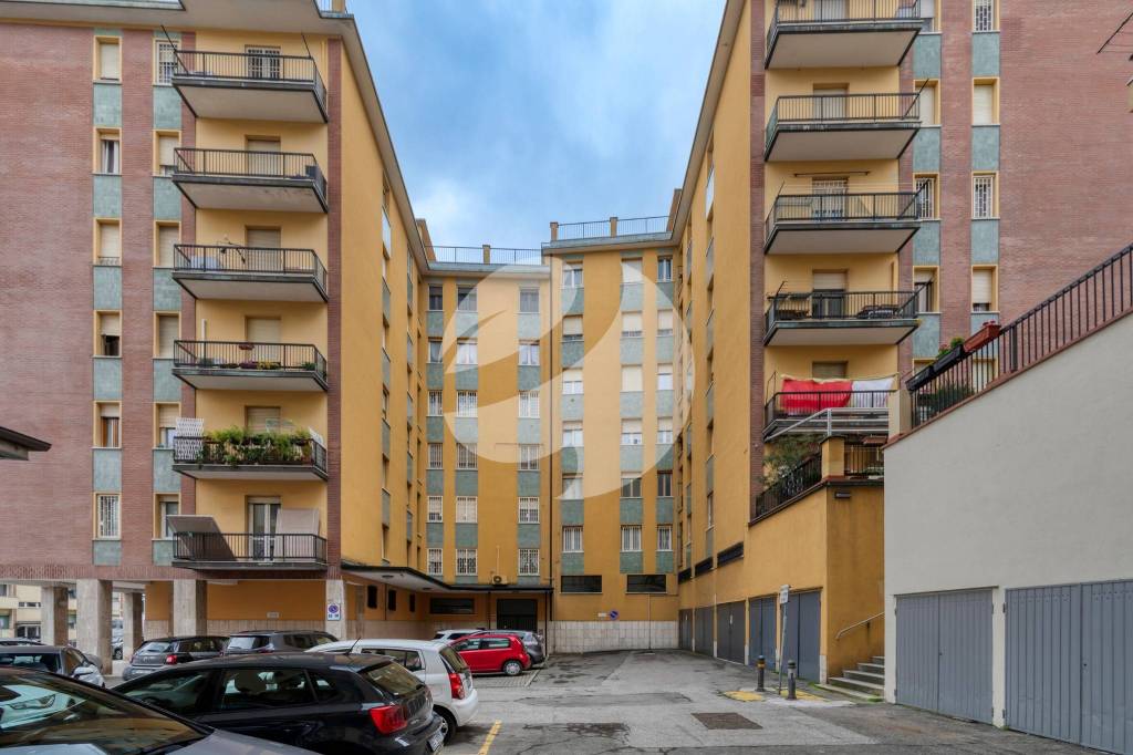 locale di sgombero in vendita a Casalecchio di Reno
