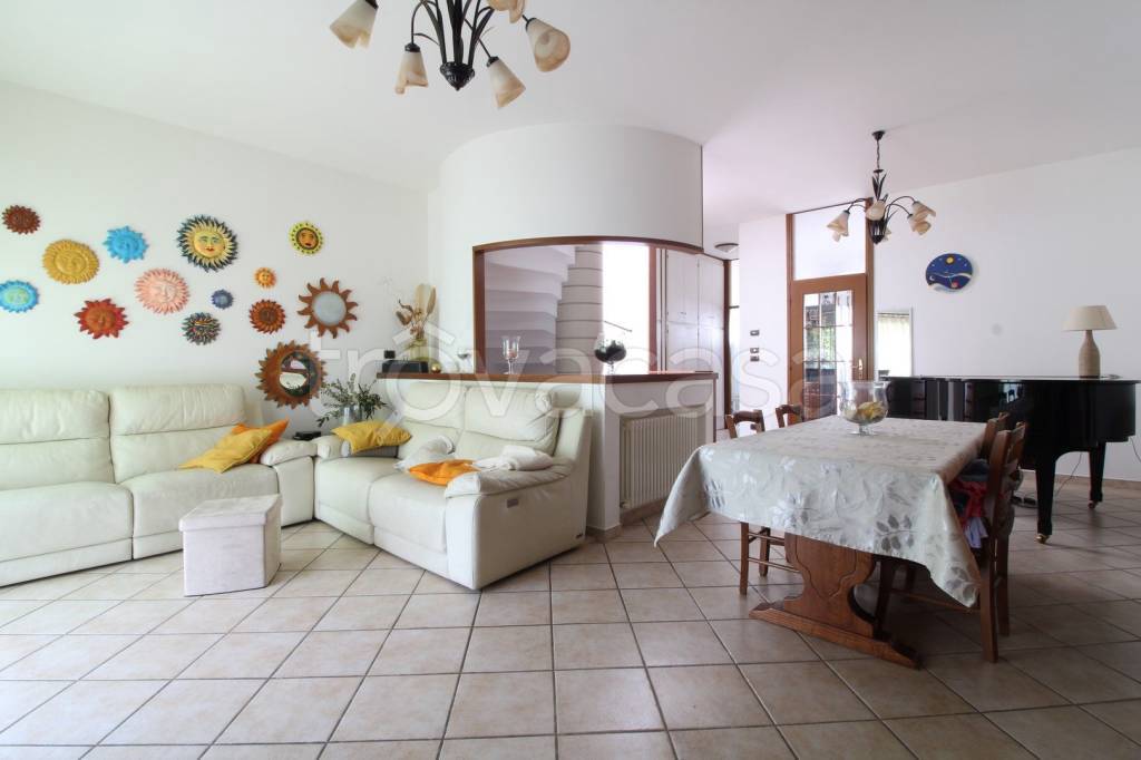 casa indipendente in vendita a Casalecchio di Reno in zona Ceretolo