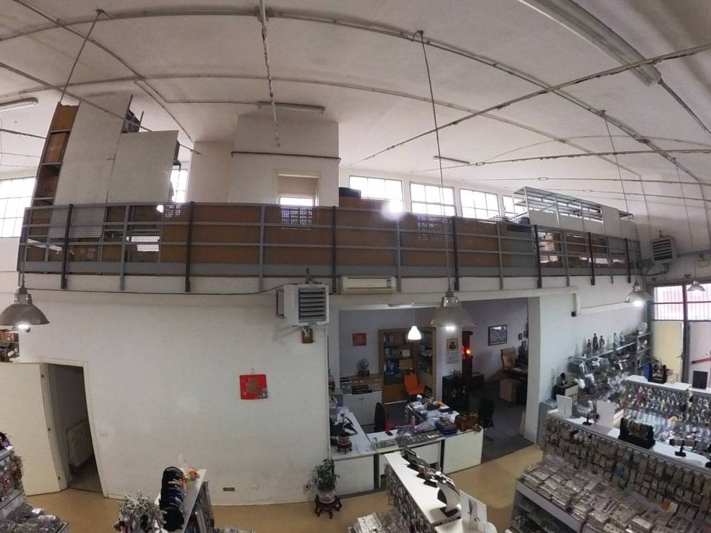 locale commerciale in vendita a Casalecchio di Reno