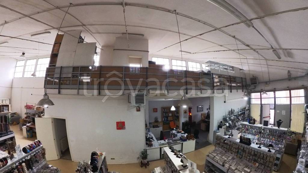 locale commerciale in vendita a Casalecchio di Reno